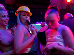 Doggy style penetration and stunning blowjobs at the erotic nightclub!