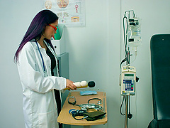 Lesbian doctor decides to have fun with her patient's beaver