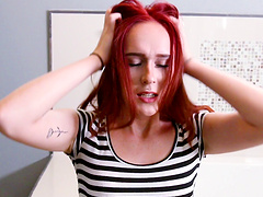 Facial for redhead Alice Coxxx after wasting her quivering pussy