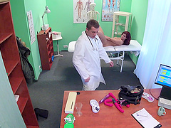 Jessica Red spread her legs to be fucked by a naughty doctor