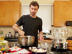 Horny dude enjoys while cooking a nice dinner for his wife