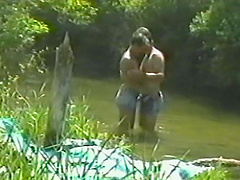 Amateur slut sucks cock and gets her pussy fucked by the river